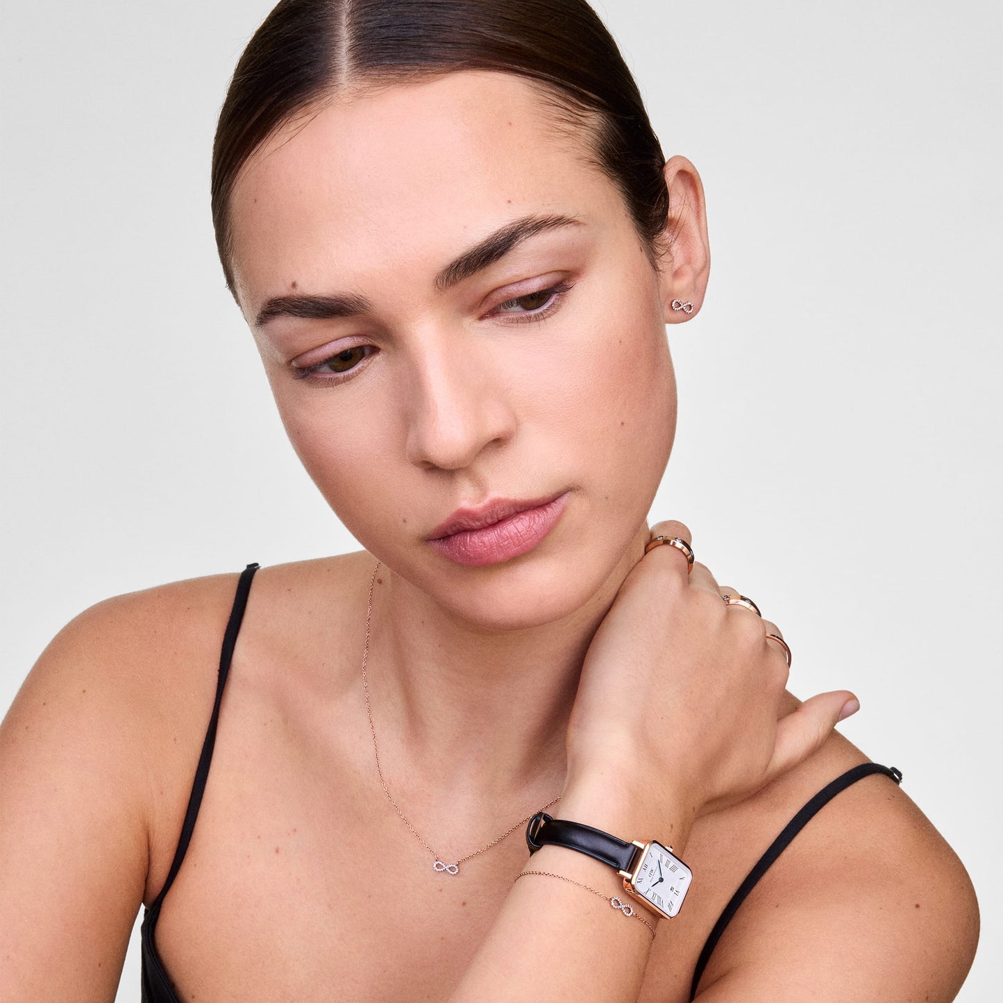 Mirelle Infinity Necklace Rose Gold